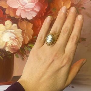 Elegant 14k Gold plated vintage Cameo Ring